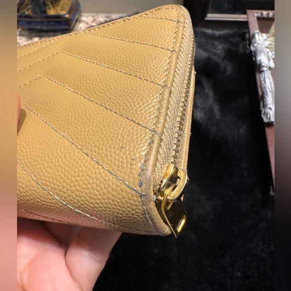 ❌❌SOLD ON FB❌❌🎀YSL Compact Wallet🎀 - Picture 11 of 13